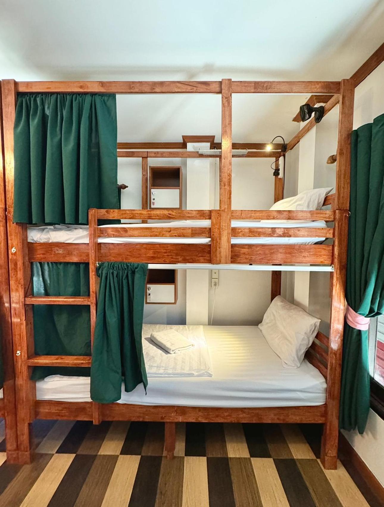 Propaganda Hostel Ko Pha Ngan